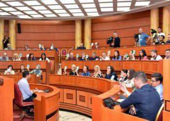 Takimi në selinë e PS për Veliajn, Këshilli Bashkiak pritet të mblidhet më 23 shtator
