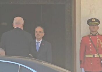 Mandatimi i qeverisë së re/ Rama mbërrin në Presidencë, pritet nga Begaj