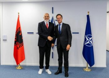 “Miku im i ngushtë Rama…”, Rutte batuta me kryeministrin: Ju jeni shumë i gjatë, por Shqipëria…