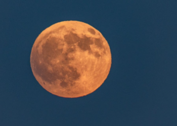 Hëna e Kuqe magjeps botën me eklipsin e saj total