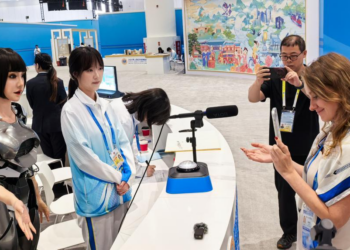 Robotë të spikatur në qendrën mediatike të Samitit të SCO-së në Tianjin