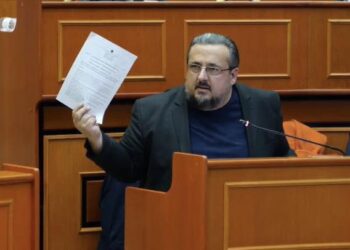 A do të shkarkohet Veliaj të martën? Teliti: E duam përballë, ka të drejtë që të dëgjohet! Do ta lejojë qeveria?!