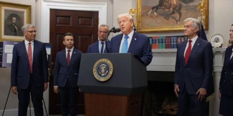 Presidenti Trump e lidh autizmin me Tylenolin, u kërkon grave shtatzëna ta shmangin