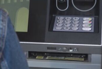 Paga mesatare bruto shkon në 84 mijë lekë! Bankierët dhe IT, profesionet më të paguara këtë vit