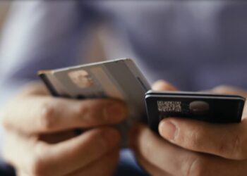 Masat e BSh për formalizimin e ekonomisë/ Ekspertët: Komisionet më të ulëta, lehtësi për transfertat