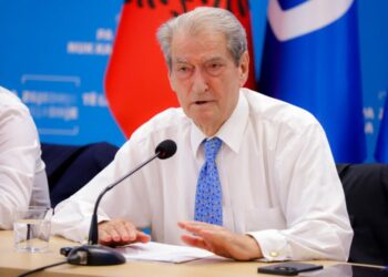 Kush ma gjen këtë formulë në Botë: ‘Zgjedhjet nuk i njohim, por në Kuvend do të shkojmë’!