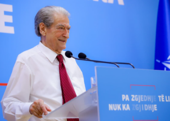 Shkarkimi i Veliajt, Berisha: Po i kërkohet në mënyrë ultimative që të mos shkojë në Gjykatë Kushtetuese