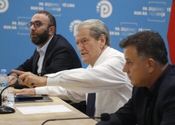 Berisha: Kumbari Diego Benitez menaxhon 14 narkokartele shqiptare