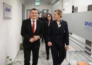 Diskutohet lufta kundër krimit e drogës/ VanHorn takon Dumanin: Gjyqtarët, prokurorët janë rojtarët e të drejtave të çdo qytetari