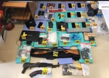 Megaoperacioni në Elbasan/ Policia: 30 në pranga, 14 në kërkim, 1 në hetim! Sekuestrohet drogë, armë e municion luftarak