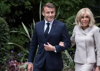“Brigitte është grua”, Macron do ta vërtetojë me prova shkencore në gjykatë