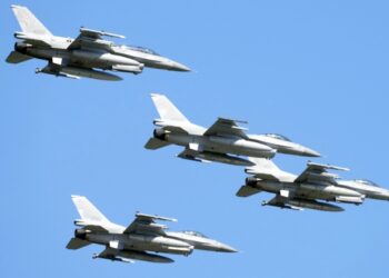 Polonia rrëzon dronë rusë në hapësirën e saj ajrore, mbyllet aeroporti i Varshavës, alarmohet NATO