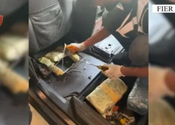 Kontrolle në lagje dhe në shkolla, policia aksion antidrogë në Fier