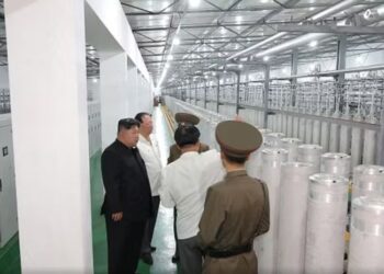 “Frikë për luftë”, Seuli ngre alarmin: Koreja e Veriut është afër lëshimit të një rakete bërthamore për të goditur SHBA