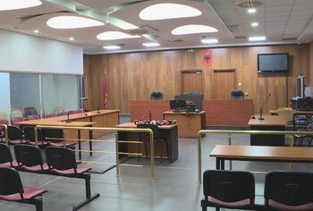 “Plumbi i Artë”, tension edhe fyerje/ Zbardhet sherri mes të penduarve Dumani e Alibej në gjyq
