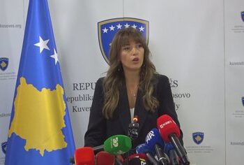 Kosovë, Albulena Haxhiu: Kuvendi nuk do mbetet peng i Listës Serbe