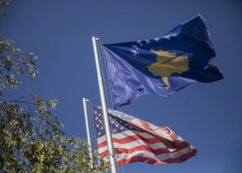 “Shuplaka amerikane”, pezullimi i dialogut strategjik me SHBA-të godet ekonominë e Kosovës