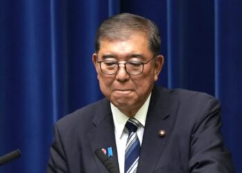 Humbi zgjedhjet, kryeministri i Japonisë jep dorëheqjen pas më pak se një viti në detyrë