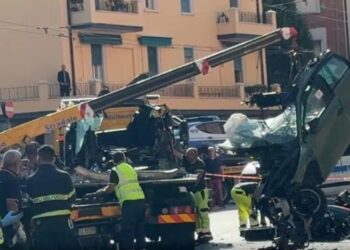 Itali/ Po ndiqeshin nga policia, të rinjtë shqiptarë përplasen me shtyllën. Ndërron jetë njëri prej tyre