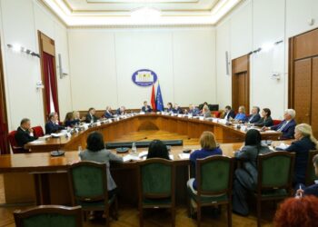 Rrëzohet kërkesa e opozitës, debate mes Ballës dhe Blushit: Nuk jemi mumje në Kuvend ne…