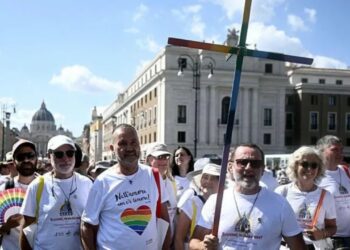 Vatikan/ Pelegrinazhi i parë historik për katolikët LGBTQ+! Hapet porta për komunitetin