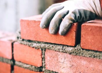 Sërish paratë llaç e tulla, një e treta e investimeve në ekonomi shkoi për banesa më 2024