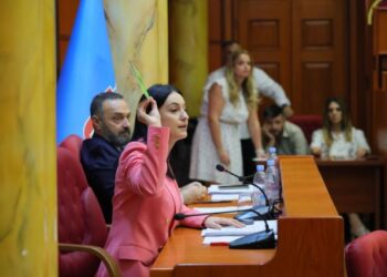 Me firmën e Megi Finos, i dërgohet Prefektit! Ja dokumenti i socialistëve për shkarkimin e Veliajt