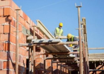 Ndërtimi nën presion nga kostot e pagave dhe makinerive/ Ekspertët: Shpenzimet për punëtorët..