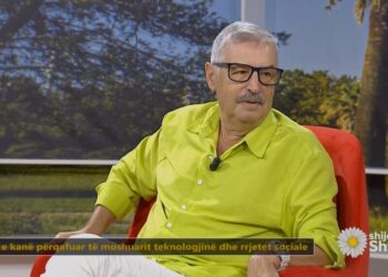 “Më vodhën Facebook e Instagram”, regjisorit shqiptar s’i del ‘inati’: Ta hash në moshën time…