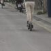 Monopatinat, rrezik real për sigurinë rrugore/ Policia: Në të gjitha aksidentet rezultojnë drejtues të mitur