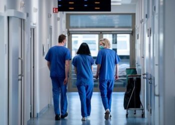 Shqipëria ka nevojë për 1300 punonjës shëndetësie/ Deda: Kërkohen infermiere, logopedë, mami…