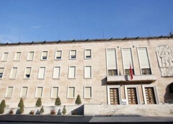 U zgjodhën deputetë më 11 Maj/ Qeveria liron nga detyra 3 zv.ministrat, Ilva Gjuzi, Ceno Klosi dhe Romina Kuko!