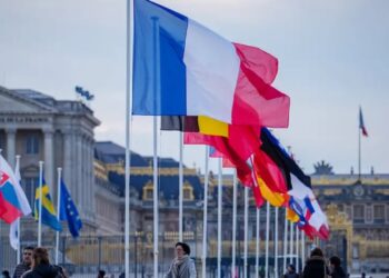 Rrezik bllokadash politike”/ Pasojat e rënies së qeverisë franceze mund të ndikojnë në BE dhe Ukrainë