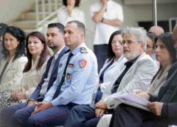 “Hudhrën e paskemi me vete”/ Menaxhimi i plazheve, Rama batuta me Qosen: Shpresoj të na bashkohet…