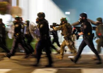 “Po rrethohemi nga ANTIFA!” Trump urdhëron vendosjen e ushtrisë në Portland: Qyteti është në luftë