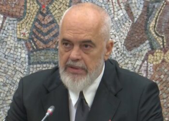 “Kush abuzon me lejen, do futet në listën e zezë”/ Rama: Ata që shesin një apartament dy herë, konfiskim direkt