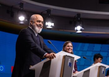FOTOT/ Rama reagon nga Brukseli: 28 kapituj negociatash të hapura në 11 muaj, rekord absolut