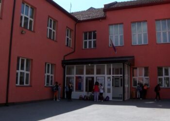 Shqetësimi i serbëve në veri të Kosovës për shëndetësinë dhe arsimin: Integrimi i sforcuar, i dëmshëm