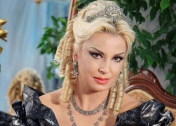 Rrëzohet në skenë sopranoja Eva Golemi, dërgohet në spital/ Anulohet shfaqja e dytë e operas “Traviatta”