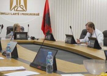 S’ka paqe në KLP, vijojnë debatet e ashpra/ Stojani “përplaset” prapë me kryetaren