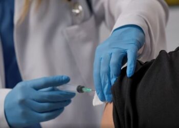 “Vaksina shpëton jetë!” Ministria apel qytetarëve: Mbroni veten, familjen dhe ata që doni