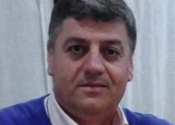 Gjysmëzgjidhjet e përhershme e tallëse në PD