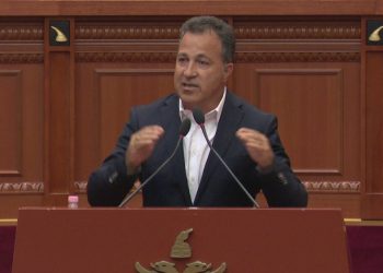 Kuvendi rrëzon me 79 vota kërkesën e opozitës për shkarkimin e Niko Peleshit