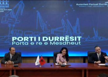 VIDEO / Liburn Aliu, drejtori i ri i Portit të Durrësit! Balluku: Më i spikaturi nga figurat në Kosovë