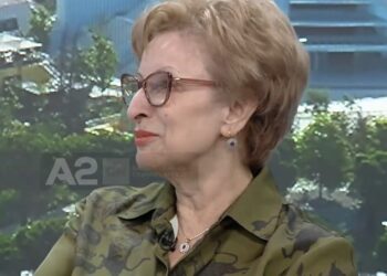 Kanceri i gjirit, onkologia: Edhe meshkujt duhet të bëjnë kujdes, e kanë më të lehtë ta dallojnë