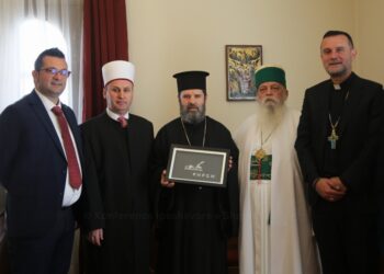 Komunitetet fetare kundër projektligjit të ‘Barazisë Gjinore’: Rrezikon të dobësojë lidhjet familjare e shoqërore