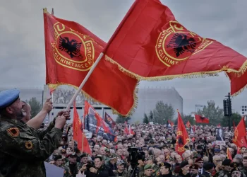 “Historia e luftës nuk mund të rishkruhet”! Djali i Jakup Krasniqit mbështet protestën e Tiranës