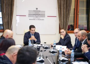 Hyn në fuqi më 1 Janar rivlerësimi i pronave me 5% tatim, Malaj, takon grupet e interesit