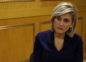 ‘Kanceri më sfidoi, por jo sa politika’, rrëfimi i Mimoza Kusarit: Si zbulova tumorin në gji gjatë një kontrolli rutinë