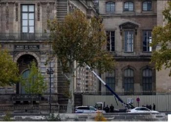 Analiza në La Repubblica/ “Grabitësit e Luvrit ishin super ekspertë, planifikonin të largoheshin në Mali ose Algjeri”